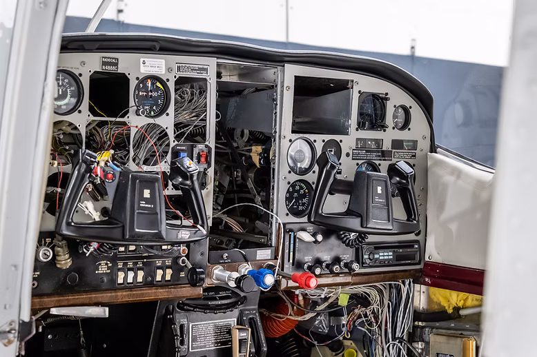 Aircraft avionics cockpit panel at Michigan Aviation, Oakland County International Airport (KPTK)