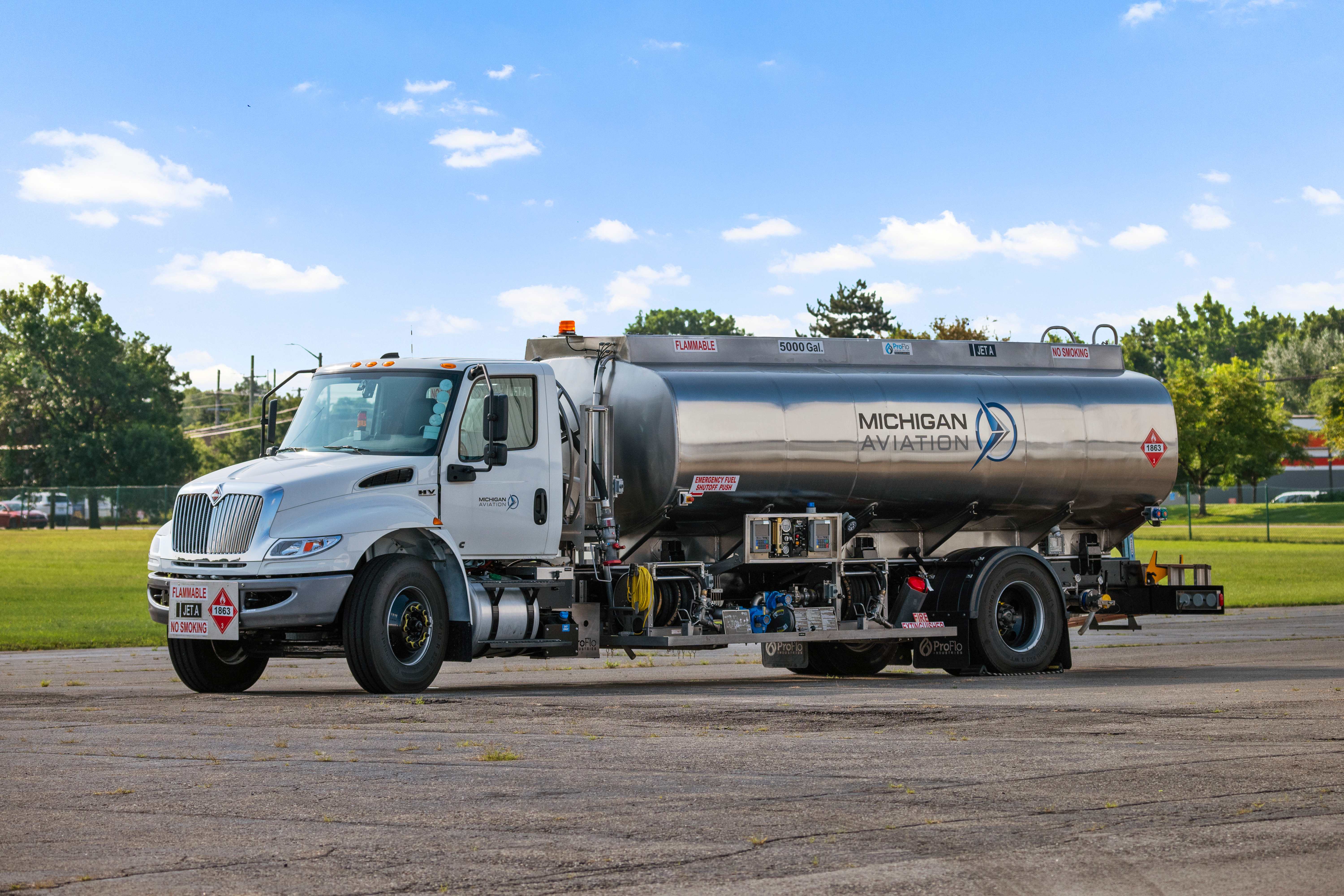 Michigan Aviation Jet-A fuel truck at KPTK
